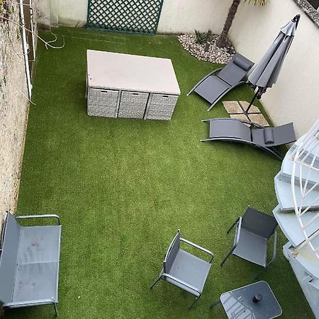 Anselme, F2 Duplex Avec Cour Commune Et Proche De La Mer ,2 Ver-sur-Mer 外观 照片