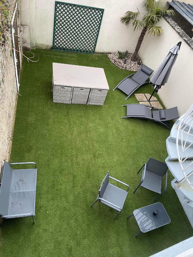 Anselme, F2 Duplex Avec Cour Commune Et Proche De La Mer ,2 Ver-sur-Mer 外观 照片