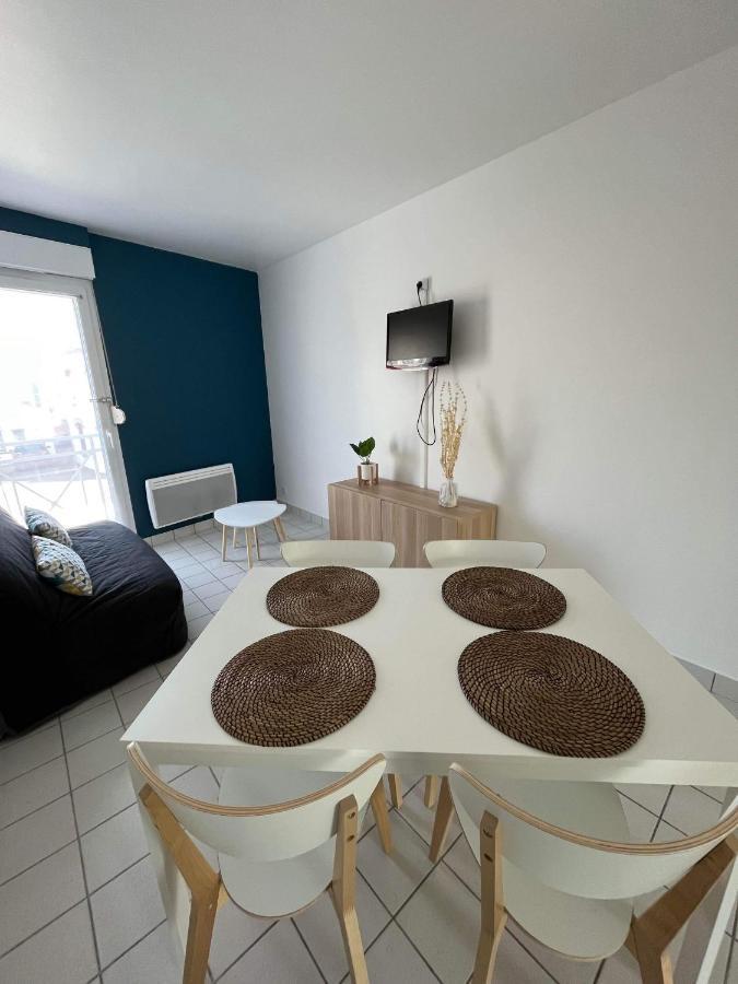 Anselme, F2 Duplex Avec Cour Commune Et Proche De La Mer ,2 Ver-sur-Mer 外观 照片